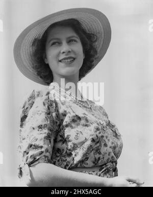 Château de Windsor, mai 30th 1944. - Reine Elizabeth âgée de 18 ans. 16 juin 1953. (Photo de Camera Press Ltd.). Banque D'Images