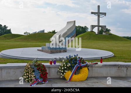 Slovénie, Ljubljana. Cimetière ZALE - vue sur le cimetière et les sculptures Banque D'Images
