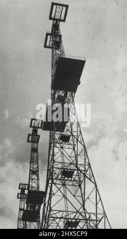 La défense de l'Angleterre a aidé par le radar. Ces mâts 360ft. Forment une chaîne de défense radar sur la côte est. 10 septembre 1945. Banque D'Images