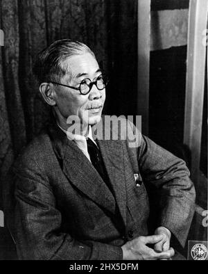 Criminel de guerre japonais majeur présumé : Shigenori Togo, qui a été ministre des Affaires étrangères sous Tojo d'octobre 1941 à mars 1942, et sous Suzuki en 1945, est l'un des 25 criminels de guerre japonais majeurs présumés devant le Tribunal militaire international pour l'extrême-Orient à Tokyo, au Japon. 25 août 1947. (Photo de McDonald, US Army signal corps). Banque D'Images