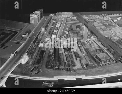 Modèle de la Nouvelle Banque du Sud. Une section d'un grand modèle de la région de la Rive-Sud, tel qu'il apparaîtra avec l'estran récupéré. Les travaux sur la première partie permanente de la structure du nouveau mur de la Tamise sur la rive sud commencent à Londres cet après-midi (lundi), et une exposition sur le mur de la rivière qui comprend, les anciennes gravures, les plans et les modèles du nouveau mur, Et un grand modèle de la région de South Bank, a été ouvert à County Hall, Westminster ce matin. 17 janvier 1949. (Photo par London News Agency photos Banque D'Images