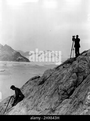 Expédition aérienne du Groenland - Watkins le jour dernier : notre photo prise lors de l'expédition précédente montre la partie du lac Fjord où la tragédie s'est produite. 21 novembre 1932. (Photo par British Arctic Air route Expedition Photograph). Banque D'Images