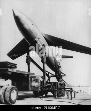 Bombardiers pilotless en route pour l'Allemagne Une vue de la ***** Matador en position de lancement. Les bombardiers sans pilote équipés de la U.S. Air Force Martina-Matador sont maintenant ***** Chemin vers l'Allemagne de l'Ouest pour une visite de ***** ayant quitté leur site de formation à ***** récemment. Les deux premiers Matador- ***** escadrons de bombardiers de force sans pilote ***** récemment transféré à la commande tactique. 21 mars 1954. (Photo de Paul Popper). Banque D'Images