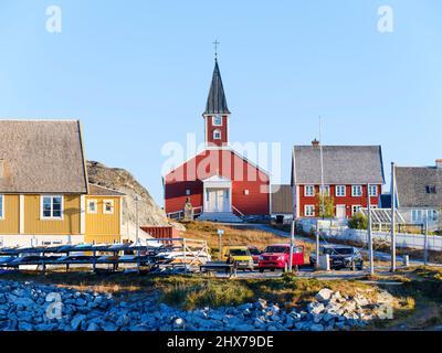 Église de notre sauveur ou Cathédrale de Nuuk (Annaassisitta Oqaluffia). Nuuk la capitale du Groenland à la fin de l'automne. Amérique du Nord, Groenland Banque D'Images