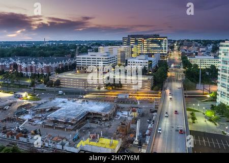 Vue aérienne de Conshohocken Pennsylvania, USA au coucher du soleil Banque D'Images