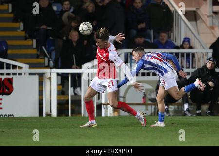 HARTLEPOOL, ROYAUME-UNI. 9th MARS Angus MacDonald de Rotherham en action avec Luke Molyneux de Hartlepool United lors du match de Trophée EFL entre Hartlepool United et Rotherham United à Victoria Park, à Hartlepool, le mercredi 9th mars 2022. (Credit: Mark Fletcher | MI News) Credit: MI News & Sport /Alay Live News Banque D'Images