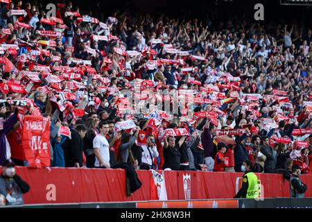 SÉVILLE, ESPAGNE - MARS 10: Fans de Séville pendant le match de l'UEFA Europa League entre Séville et Ham Ouest Unis à Ramon Sanchez Pizjuan le 10 mars 2022 à Séville, Espagne (photo par Dax Images/Orange Pictures) Banque D'Images