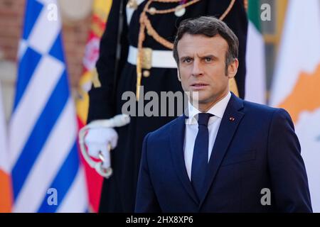 Versailles, France. 10th mars 2022. Le président français Emmanuel Macron met en garde avant le début du sommet de l'UE à Versailles : « l'Europe doit se préparer à tous les scénarios ». Credit: Kay Nietfeld/dpa/Alay Live News Banque D'Images