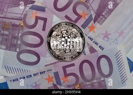 Cardano et 500 euros de billets de banque, Banque D'Images
