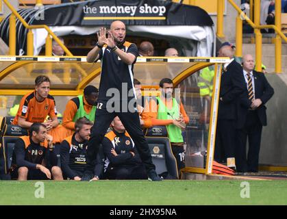 Walter Zenga directeur / entraîneur-chef de Wolverhampton Wanderers. Wolverhampton Wanderers / Burton Albion à Molineux 10/09/2016 - Sky Bet Championship Banque D'Images