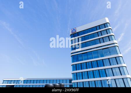 Essen, Allemagne. 09th mars 2022. Vue sur le nouveau campus Aldi. Credit: Rolf Vennenbernd/dpa/Alay Live News Banque D'Images