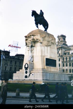 Statue équestre de José de San Martin à Lima Pérou, sculptée par Mariano Benlliure environ 1960s Banque D'Images