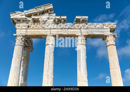 Ruines du Temple d'Apollon dans l'ancienne ville de Side, Side, Antalya, Turquie. Banque D'Images