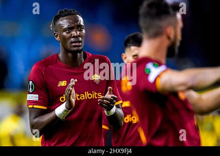 Arnhem, pays-Bas. 10th mars 2022. ARNHEM, PAYS-BAS - MARS 10: Tammy Abraham d'AS Roma célébrant la victoire lors de la Ligue de conférence UEFA Europa, Knockout stage, 1/8 finales match entre Vitesse et AS Roma à Gelredome le 10 mars 2022 à Arnhem, pays-Bas (photo de Jeroen Meuwsen/Orange Pictures) Credit: Orange pics BV/Alay Live News Banque D'Images