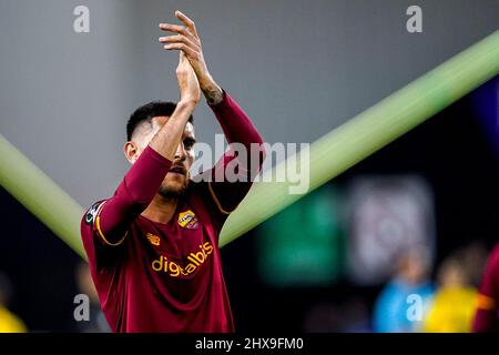 Arnhem, pays-Bas. 10th mars 2022. ARNHEM, PAYS-BAS - MARS 10: Lorenzo Pellegrini d'AS Roma célébrant la victoire lors de la Ligue de conférence UEFA Europa, Knockout stage, 1/8 finale match entre Vitesse et AS Roma à Gelredome le 10 mars 2022 à Arnhem, pays-Bas (photo de Jeroen Meuwsen/Orange Pictures) Credit: Orange pics BV/Alay Live News Banque D'Images