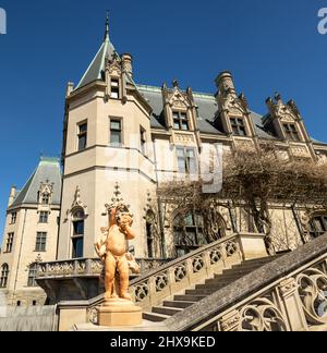 Asheville, Caroline du Nord, États-Unis - 1 mars 2022 : hors de l'emblématique domaine Biltmore à Asheville, Caroline du Nord, des jardins. Banque D'Images