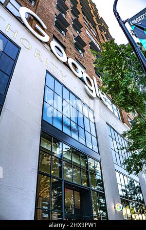 Google Building and Sign, vue à angle bas, New York City, New York, États-Unis Banque D'Images