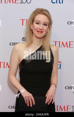 Elizabeth Holmes participe au GALA DE 100, les 100 personnes les plus influentes DU TEMPS dans le monde au Jazz au Lincoln Center le 21 avril 2015 à New York. Banque D'Images