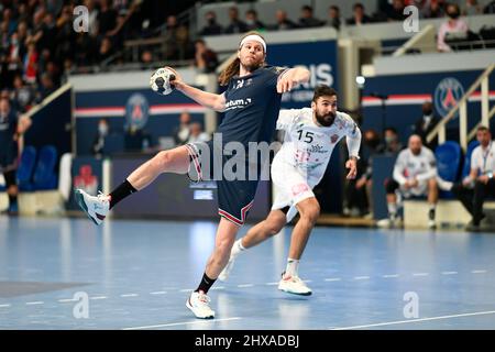 Paris, France. 10th mars 2022. Mikkel Hansen de PSG tourne lors du match de handball de la EHF Champions League, Group phase entre Paris Saint-Germain (PSG) Handball et Telekom Veszprem (KSE) le 10 mars 2022 au stade Pierre de Coubertin à Paris, en France. Crédit: Victor Joly/Alay Live News crédit: Victor Joly/Alay Live News Banque D'Images