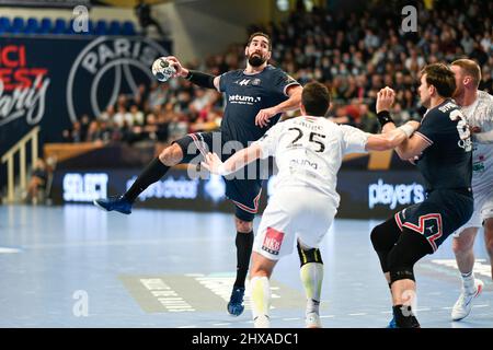 Paris, France. 10th mars 2022. Nikola Karabatic du PSG tourne lors du match de handball de la EHF Champions League, Group phase entre Paris Saint-Germain (PSG) Handball et Telekom Veszprem (KSE) le 10 mars 2022 au stade Pierre de Coubertin à Paris, en France. Crédit: Victor Joly/Alay Live News crédit: Victor Joly/Alay Live News Banque D'Images