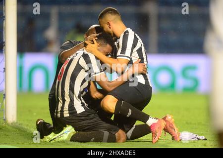 Florianópolis (SC), 10/03/2022 - Futebol / Copa do Brasil - Jogadores do Ceilândia comemoram a vitória da partida entre Avaí X Ceilândia válida pela s. Banque D'Images