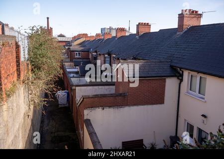 Mountcollyer Street à Belfast, Irlande du Nord. Où le film autobiographique de l'âge de la venue 'Belfast' écrit et réalisé par Kenneth Branagh est mis en place. Banque D'Images