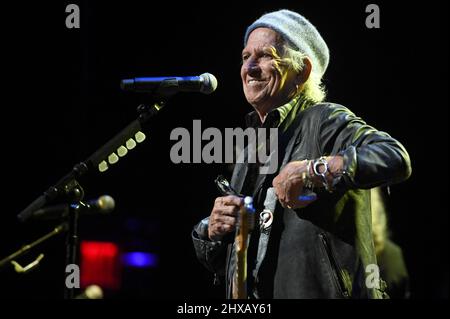 New York, États-Unis. 10th mars 2022. Keith Richards et les X-pensive Winos se produisent sur scène lors du sixième concert annuel Love Rocks NYC Benefit concert for God's Love que nous livrons au Beacon Theatre de New York, NY, le 10 mars 2022. (Photo par Anthony Behar/Sipa USA) crédit: SIPA USA/Alay Live News Banque D'Images