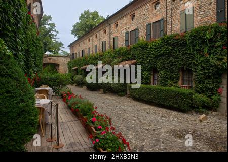 Europe, Italie, Piacenza - région Émilie-Romagne.Le château de Rivalta avec les murs fortifiés Banque D'Images