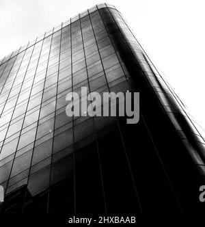 Aldgate Tower, un grand immeuble de bureaux situé à l'angle de la rue Whitechapel High et de la rue commercial; conçu par Wilkinson Eyre, propriété d'Aldgate Developments Banque D'Images