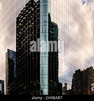 Aldgate Tower, un grand immeuble de bureaux situé à l'angle de la rue Whitechapel High et de la rue commercial; conçu par Wilkinson Eyre, propriété d'Aldgate Developments Banque D'Images