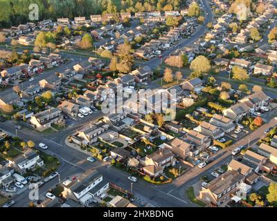 Une vue aérienne de quelques logements suburbains à faible densité typiques au Royaume-Uni Banque D'Images