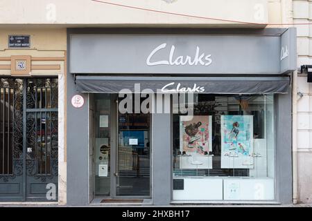 VALENCIA, ESPAGNE - 10 MARS 2022: Clarks est une société britannique de fabrication de chaussures Banque D'Images