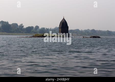 MAHESHWAR, MADHYA PRADESH, INDE, : plans extérieurs du site touristique pittoresque de Maheshwar fort dans le Madhaya pradesh en Inde. Ce monument sur l'interdiction Banque D'Images