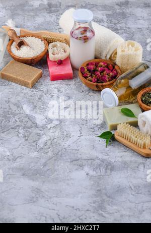 Cosmétiques fermentés à base de riz, de rose et de thé vert Banque D'Images