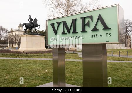 Statue de Rumours of War par Kehinde Wiley devant le Musée des beaux-arts de Richmond, Virginie Banque D'Images