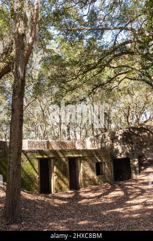 Le fort Fremont, sur l'île de Sainte-Hélène, en Caroline du Sud, est l'un des 2 forts côtiers laissés de la période de guerre hispano-américaine. Banque D'Images