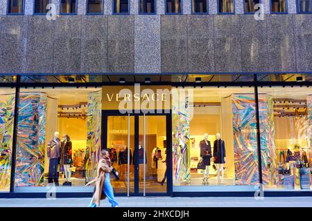 Vue extérieure du magasin de designers italien « Versace » à Düsseldorf/Allemagne. Banque D'Images