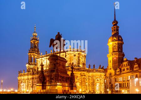 Dresde, place Theaterplatz, monument du roi Johann, cathédrale, château, Sachsen, Saxe, Allemagne Banque D'Images