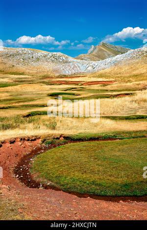 VERLIGA, GRÈCE. Les sources d'Acheloos (aussi connu sous le nom de 'Aspropotamos'), la chaîne de montagnes de Pindos, Trikala, Thessalie. Banque D'Images