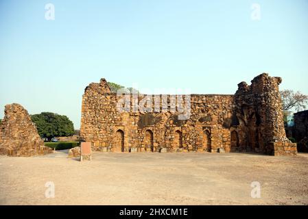 Ruines au fort de Firoz Shah Kotla à New Delhi, qui était la citadelle de Firoz Shah Tughlaq, le dirigeant du Sultanat de Delhi en 1351-88. Banque D'Images