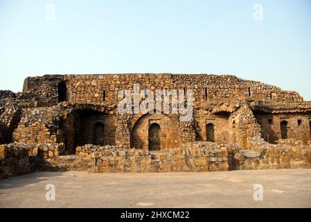 Ruines au fort de Firoz Shah Kotla à New Delhi, qui était la citadelle de Firoz Shah Tughlaq, le dirigeant du Sultanat de Delhi en 1351-88. Banque D'Images