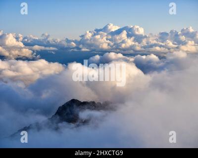 Crépuscule le soir sur le Zugspitze Banque D'Images