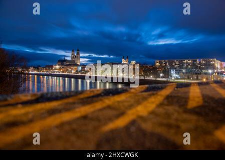 Allemagne, Saxe-Anhalt, Magdebourg, vue sur le centre-ville de Magdebourg avec la cathédrale et le monastère Unser Lieben Frauen. Banque D'Images