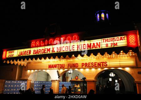 Santa Barbara, États-Unis. 10th mars 2022. Atmosphère à l'extérieur de la cérémonie de remise du Maltin Modern Master Award en l'honneur de Javier Bardem et Nicole Kidman lors du Festival International du film de Santa Barbara 2022 au Arlington Theatre le 10 mars 2022 à Santa Barbara, Californie. Photo: Crash/imageSPACE crédit: Imagespace/Alamy Live News Banque D'Images