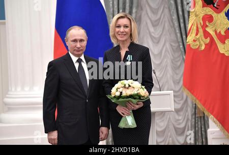 MARIA ZAKHAROVA Directrice pf le Département presse et information du Ministère russe des Affaires étrangères en collaboration avec Vladimir Poutine une photo de 2017. Photo: Conseil de la Fédération de Russie Banque D'Images