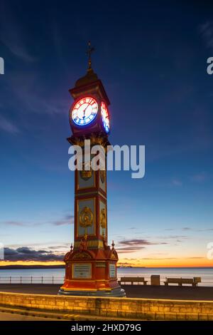 Angleterre, Dorset, Weymouth, l'Esplanade de Weymouth, la Tour de l'horloge jubilaire érigée en 1888 pour commémorer le Jubilé d'or de la reine Victoria Banque D'Images
