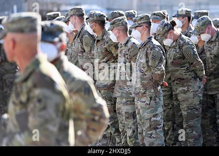 Grafenwoehr, Allemagne. 11th mars 2022. Soldats DE l'armée AMÉRICAINE. Le 11th mars 2022, le Premier ministre Markus Soeder visite la zone d’entraînement militaire américaine Grafenwoehr, quartier général du Commandement de l’instruction de l’Armée de terre 7th. Credit: dpa Picture Alliance/Alay Live News Banque D'Images