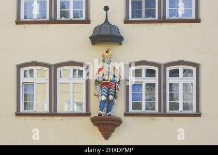 Mur de maison de l'empereur romain avec figure de l'empereur à Wetzlar, Hesse, Allemagne Banque D'Images