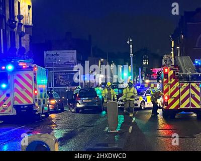 Paisley, Écosse, 11th mars 2022, accident de voiture blocs Causeyside Street Paisley crédit: Photopsy/Alay Live News Banque D'Images