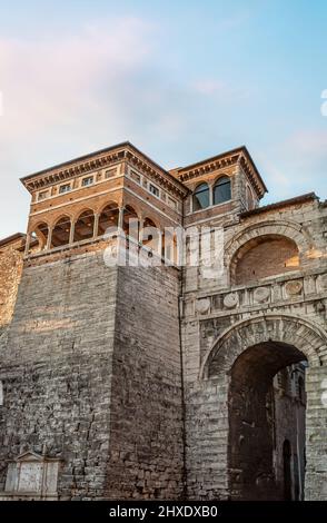 Arco Etrusco porte de Pérouse en Ombrie, Italie Banque D'Images